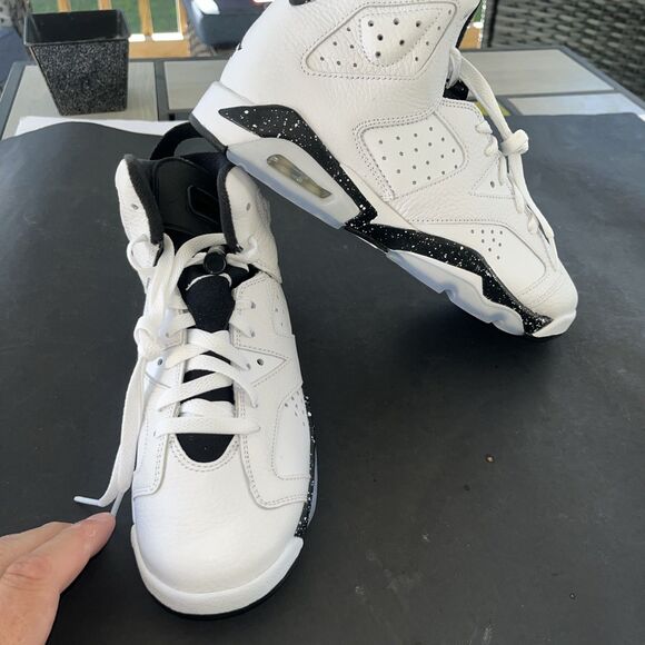 384665-112 Jordan 6 Retro Gs Reverse Oreo main image 4